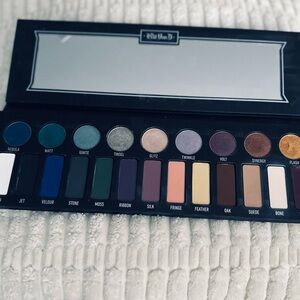 ✨ Kat Von D Metal Matte Palette - Discontinued- Limited Edition ✨